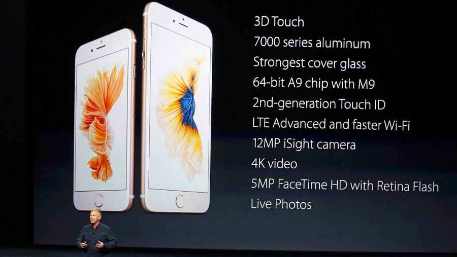 El vicepresidente senior de Marketing Global de Apple, Phil Schiller, presenta los nuevos iPhone