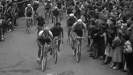 Imagen antigua de la Vuelta Ciclista a España