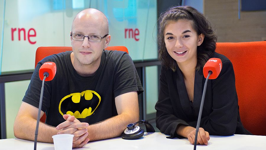 Zoe Berriatúa y Beatriz Medina, en 'Las Mañanas de RNE'