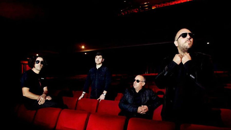 Javier Ajenjo, con el resto de componentes de Yani Como