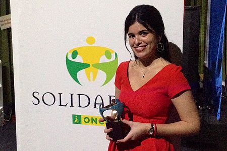 Cristina Hermoso de Mendoza, con el galardón de ONCE a 'La estación azul de los niños'