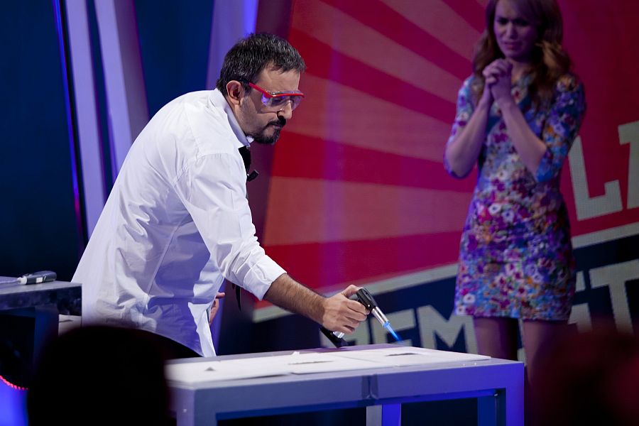 Antonio Martínez Ron seguirá llevando a cabo las demostraciones científicas