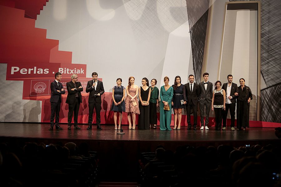 El Teatro Victoria Eugenia de Donostia acogió el estreno de la tvmovie / FOTOS DE MONTSE G. CASTILLO Y GARI GARAIALDE