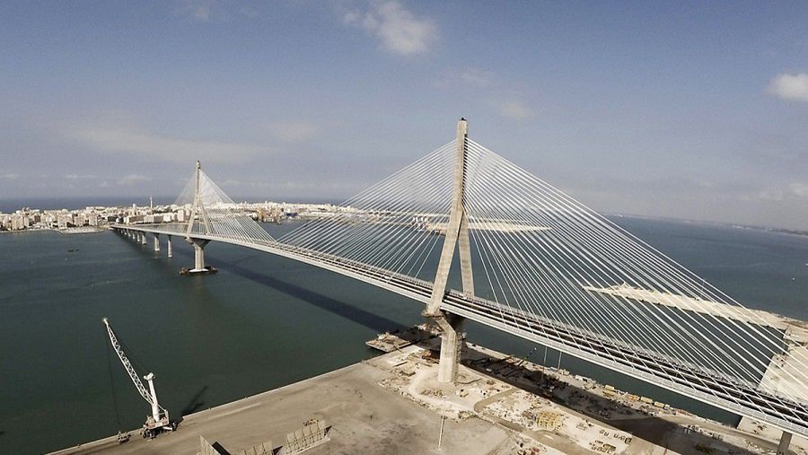 Puente de la Pepa en la bahia de Cádiz
