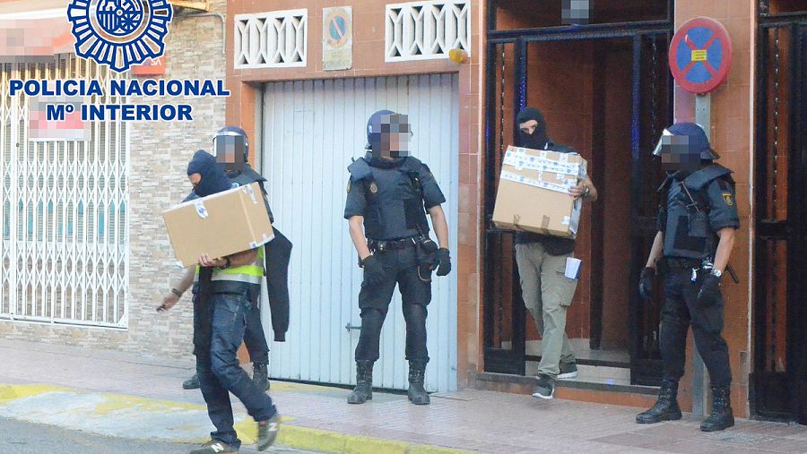 La Policía confisca material informático y diversa documentación en los registros de la operación antiterrorista