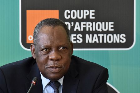 Issa Hayatou, será el presidente provisional de la FIFA.