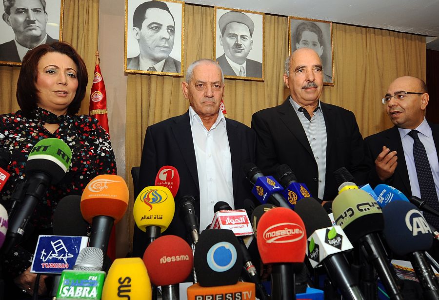 Representantes de las organizaciones del Cuarteto de Diálogo Nacional de Túnez (De izquierda a derecha: Wided Bouchamaoui, Houcine Abbassi, Abdessattar ben Moussa y Mohamed Fadhel Mahmoud).