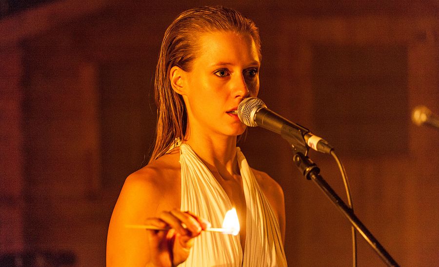 Manuela Vellés interpreta a Tisbea.