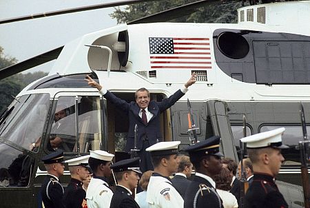 El presidente Richard Nixon se vio obligado a dimitir después de un escándalo sin precedentes