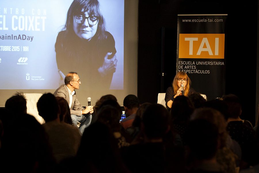 Gerardo Sánchez (Días de cine) e Isabel Coixet durante la charla sobre la película 'Spain in a Day'