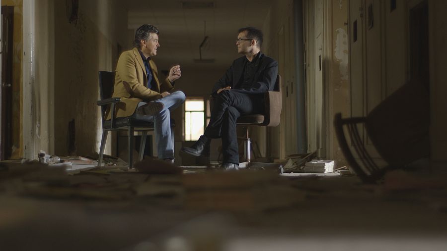 Ramon Gener habla con Ángel Sala, director del Festival de cine de Sitges