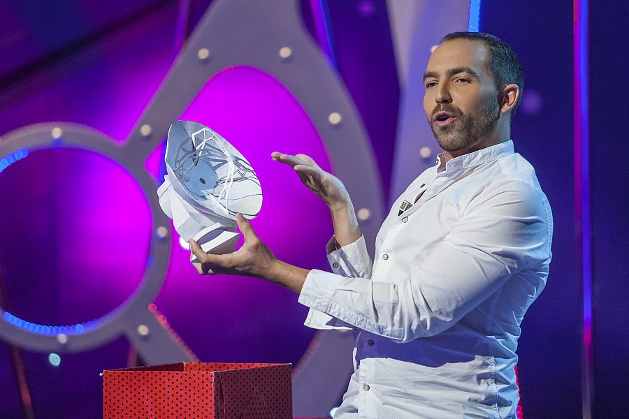 Manuel González es el segundo clasificado del concurso de monólogos científicos FAMELAB, y quiere hacernos reír con su 'Copla de las Estrellas'