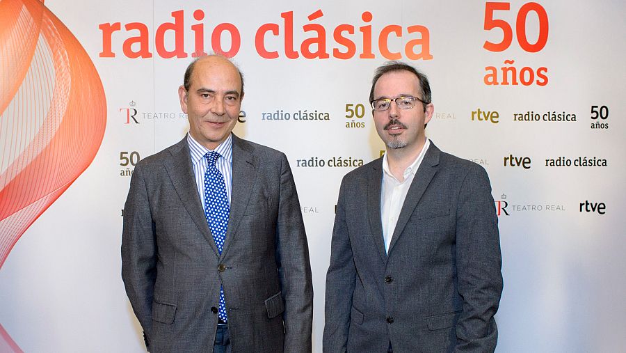 El director de RNE, Alfonso Nasarre, y el director de Radio Clásica, Carlos Sandúa.