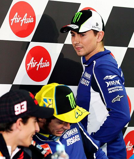 Lorenzo observa la complicidad de Márquez y Rossi (2013)