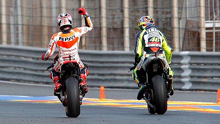 Rossi felicita a Márquez tras proclamarse campeón del Mundial de 2013