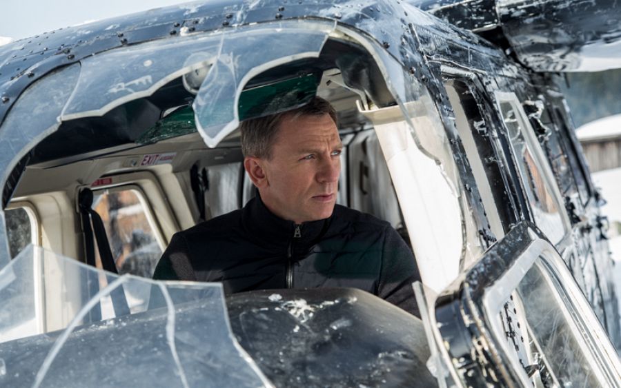Bond sigue destrozando cualquier vehículo que cae en sus manos