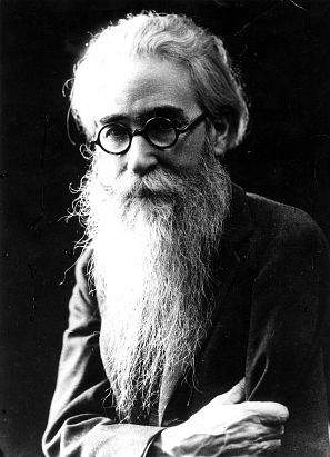 Retrato del escritor Ramón María del Valle Inclán, miembro de la Generación del 98 (Foto sin fecha. años 30)