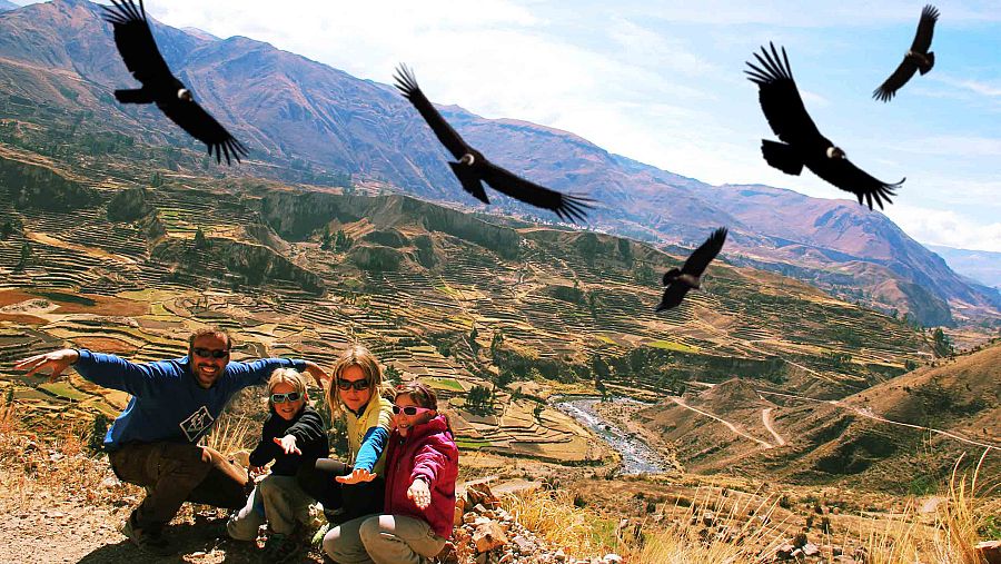 El Valle del cola esta salpicado de pequeños pueblos que dejan ver el ambiente mas rural de Peru. Allí nos esperan las puertas de infierno y el majestuoso Condor.