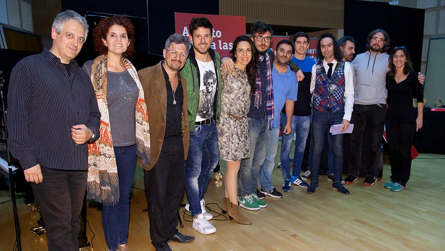 Todo el equipo de 'Abierto hasta las 2', con Pablo López y los actores Javier Arriero y Jose Tejada