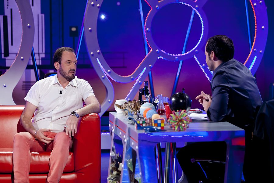 Podemos ver al actor Alex O'Dogherty en la serie de La Primera 'Olmos y Robles'