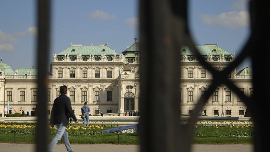 Recorremos las calles vienesas y sus majestuosos edificios con la finalidad de impregnarnos del espíritu de Strauss