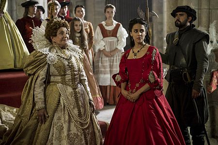 Lola Herrera es la Reina Isabel I de Inglaterra