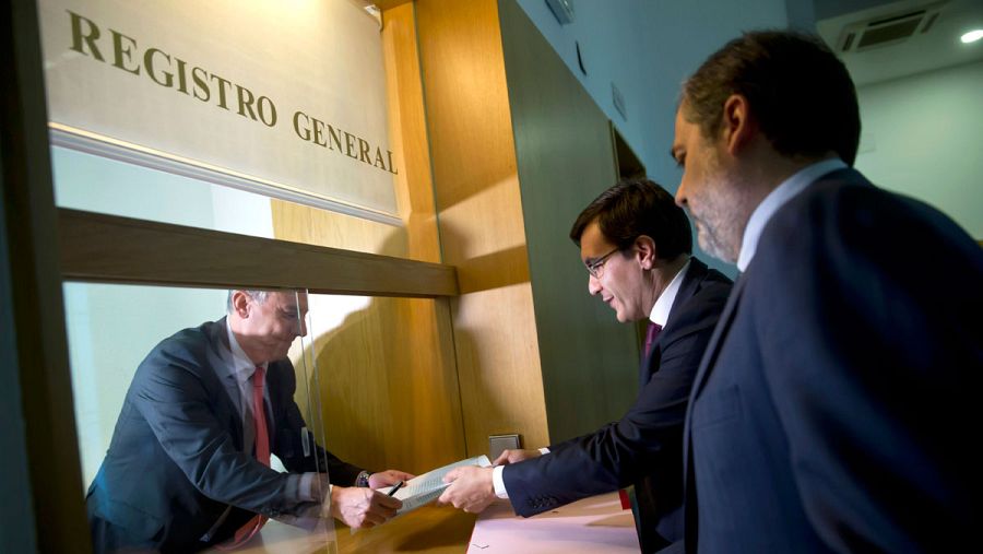 Petición al Consejo de Estado del dictamen necesario para recurrir al Constitucional la resolución soberanista