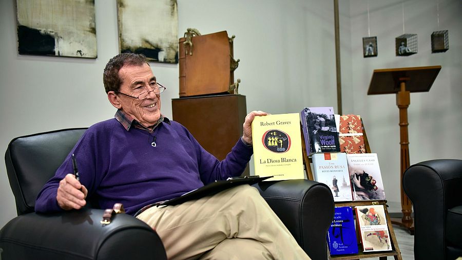 Sánchez Dragó, presentador de 'Libros con uasabi'
