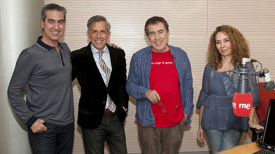 Arturo Martín, Ignacio Elguero, Sánchez Dragó y Pilar Martín, en la Casa de la Radio