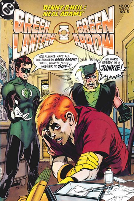 Portada de Neal Adams que recrea la famosa viñeta de las drogas de 'GreenLantern/Green Arrow'. DC Comics