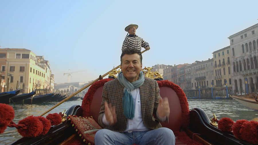 Ramon Gener, de paseo en góndola por los canales venecianos