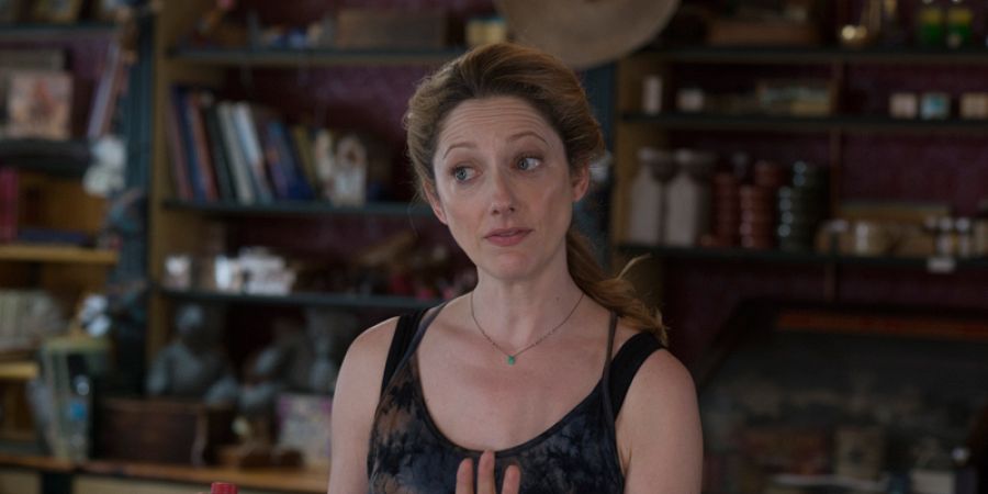 Judy Greer es la última pareja de la protagonista, a la que acaba de dejar