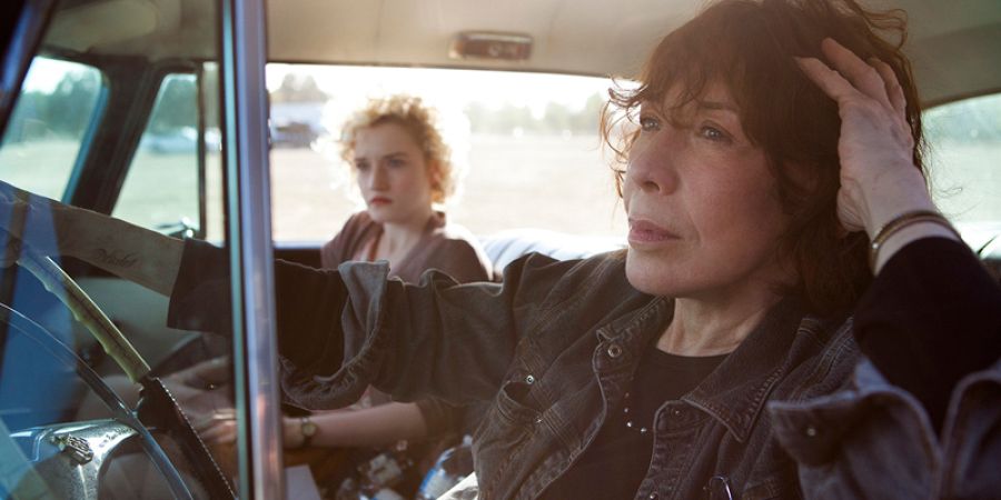 Lily Tomlin y Julia Garner son abuela y nieta