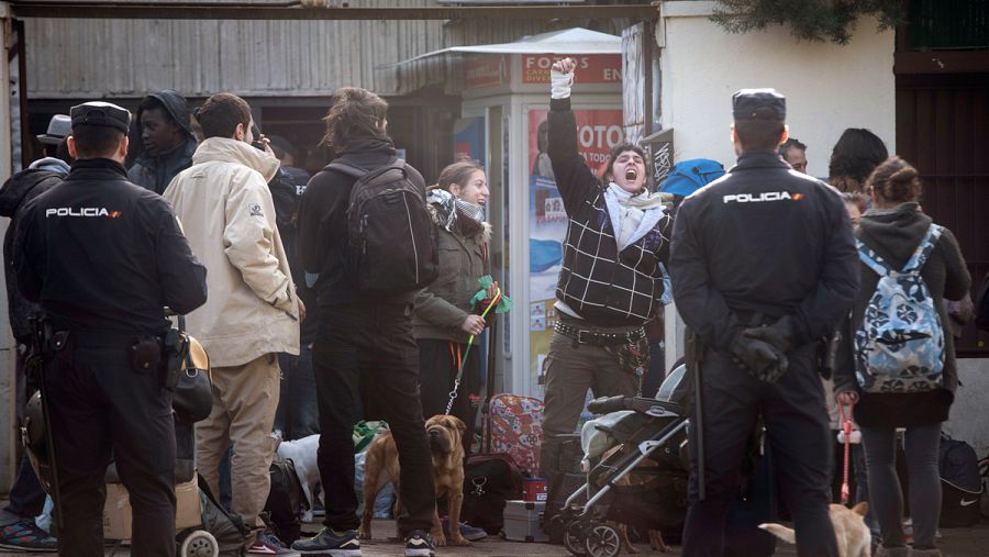 Operación policial desarrollada en los alrededores de Ciudad Universitaria, el desalojo del colegio mayor San Juan Evangelista.