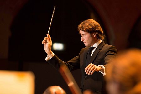 Gustavo Gimeno, director invitado esta semana en el Monumental