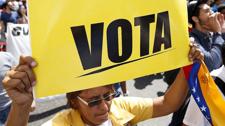Manifestación opositora en Caracas, el 21 de noviembre de 2015. REUTERS/Carlos Garcia Rawlins