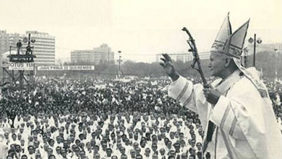 El Papa Juan Pablo II, en su visita a España