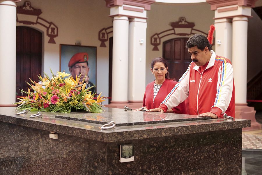 El presidente de Venezuela, Nicolás Maduro, visita este miércoles junto a su esposa, Cilia Flores, la tumba de Hugo Chávez