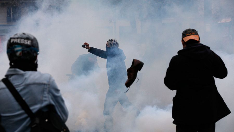 Un centenar de detenidos en las protestas por la Cumbre del Clima de París