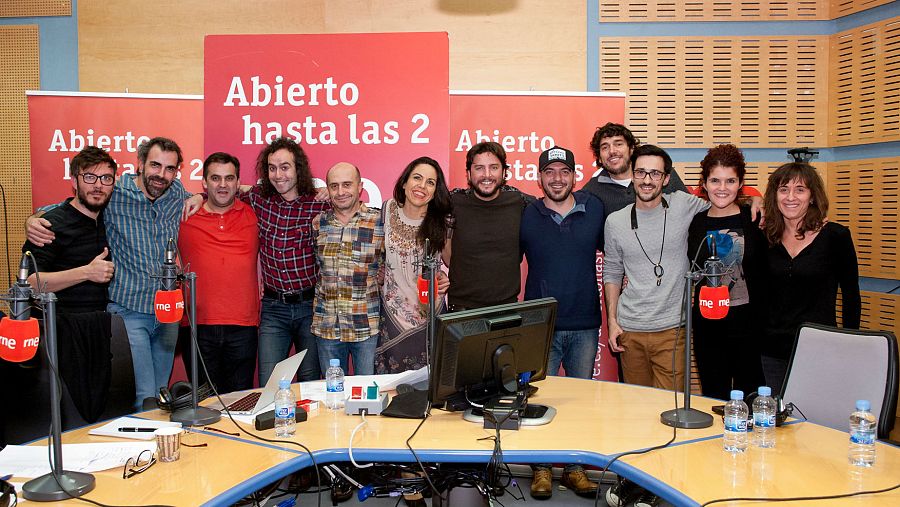Todo el equipo de 'Abierto hasta las 2', con Manuel Carrasco