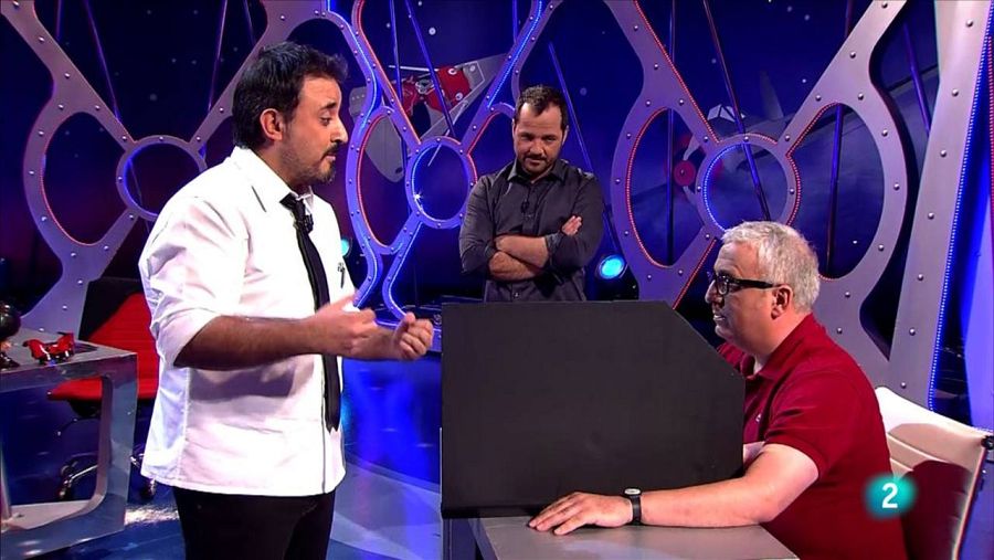 Antonio Martínez Ron hace realidad una nueva demostración científica en plató