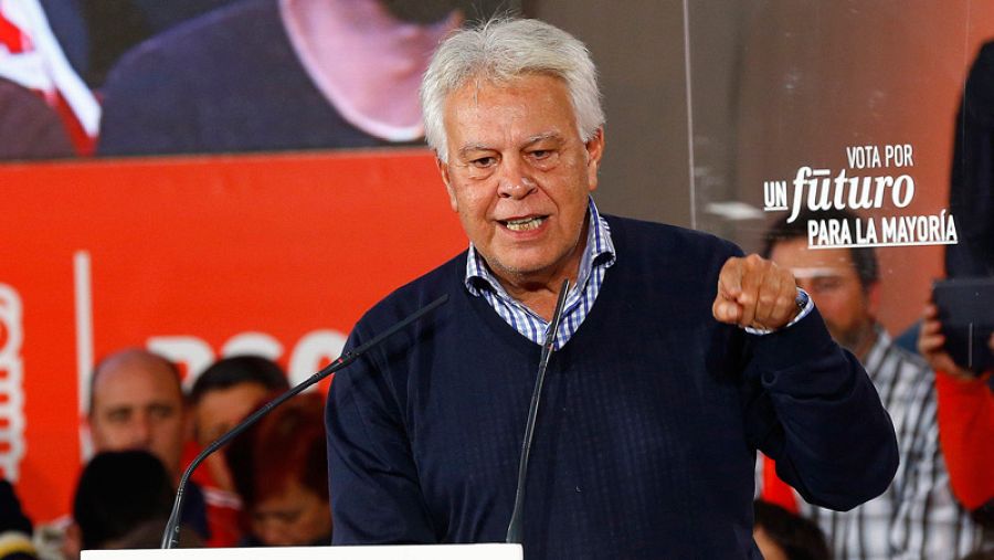 Felipe González, en su primer mitin en las elecciones generales.