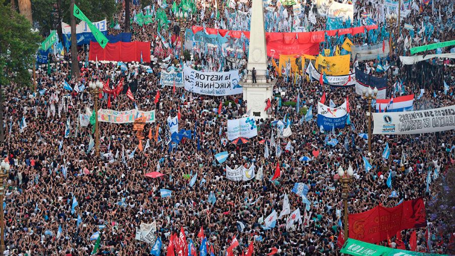 Manifestación en la Plaza de Mayo (Buenos Aires) en la despedida de Cristina Fernández