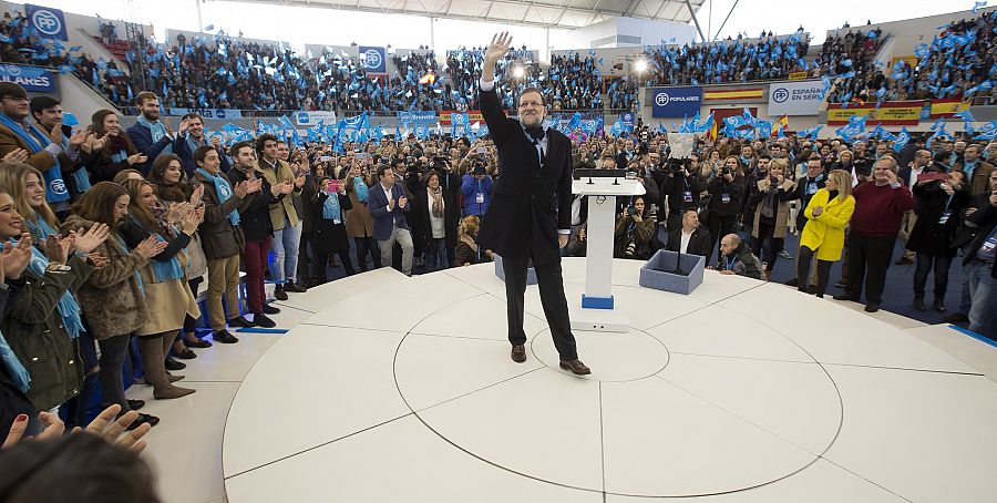 Mariano Rajoy, en la plaza de toros de Las Rozas, que no se llenó