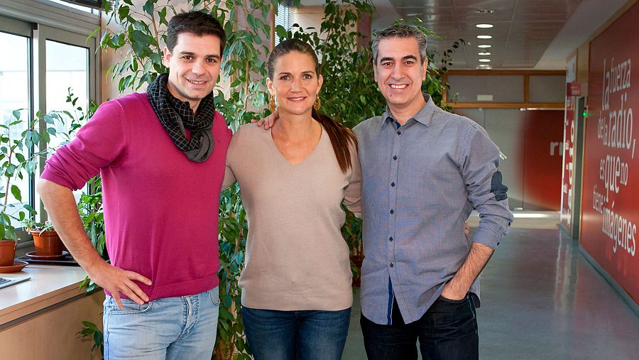 Sergio Fernández, Samantha Vallejo-Nágera y Arturo Martín en los estudios de Rne