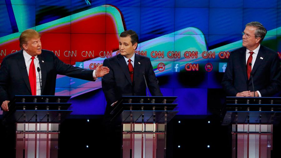 Los candidatos republicanos Donald Trump, Ted Cruz y Jeb Bush durante el quinto debate.