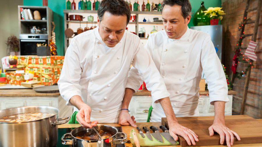 Capón relleno, sopa navideña con albóndigas de carne, polvorones o roscón de Reyes, algunos de las recetas de esta Navidad