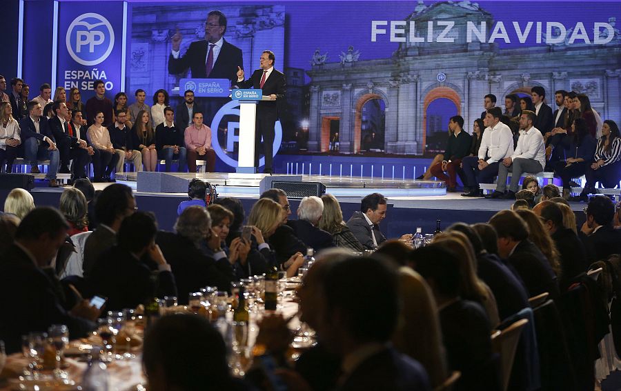 El candidato del PP pronuncia su discurso en el mitin final de la campaña del 20D