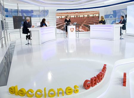 Análisis con periodistas en Torrespaña