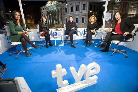 Set de TVE frente al Congreso de los Diputados